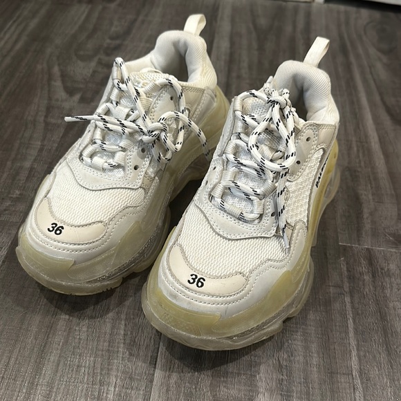 Great condition BALENCIAGA sneakers for sale!!! Too small for me! - Picture 1 of 4